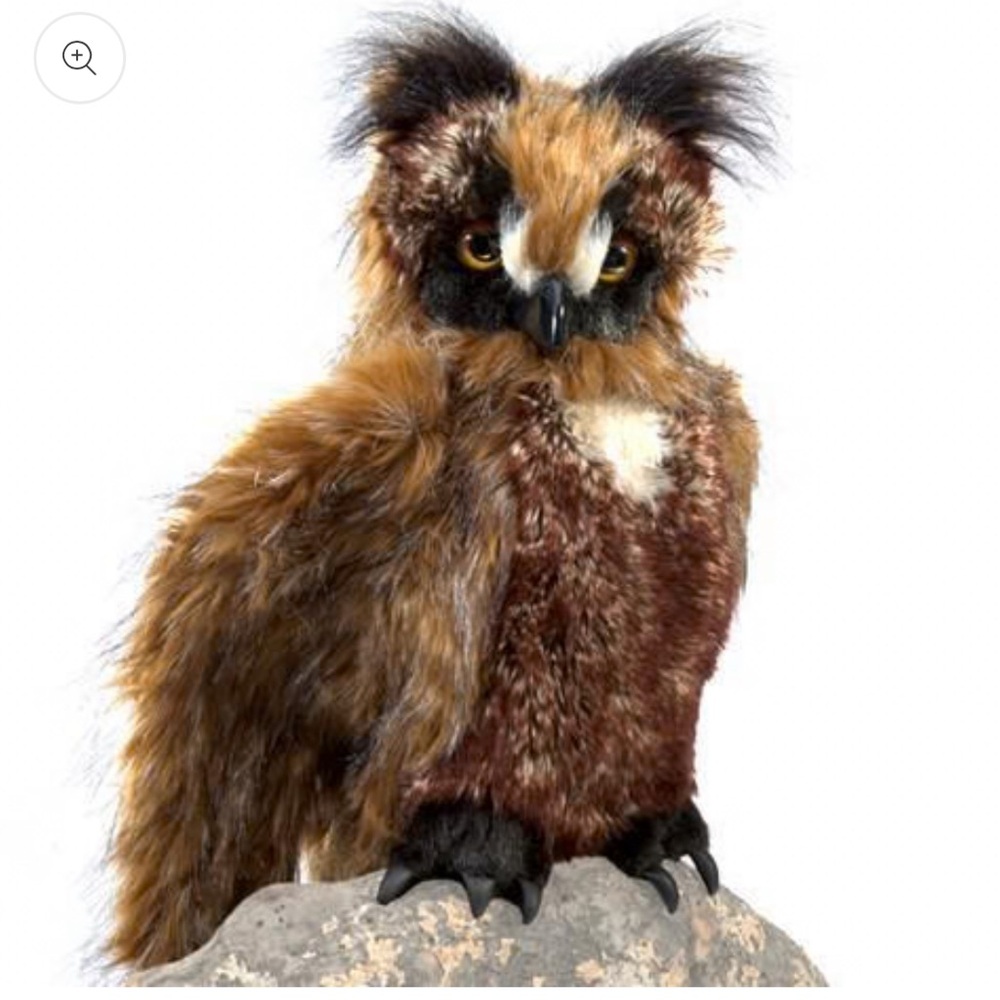 Folkmanis Great Horned Owl puppet closes eyes and moves head